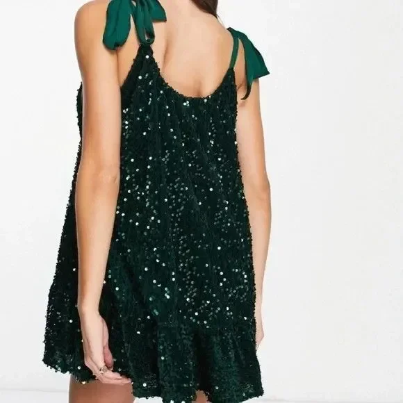 green emerald velvet dress Swing Dress With Feathers - Eden main image 0